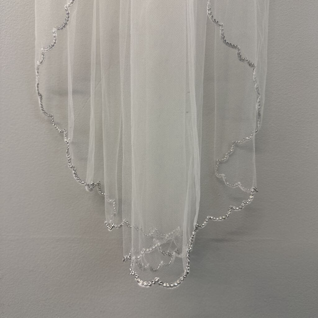 Rhinestone Scalloped Edge Veil