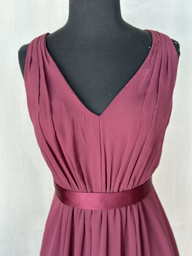 Vera Wang Burgundy V Neck Long Formal 12 NWT