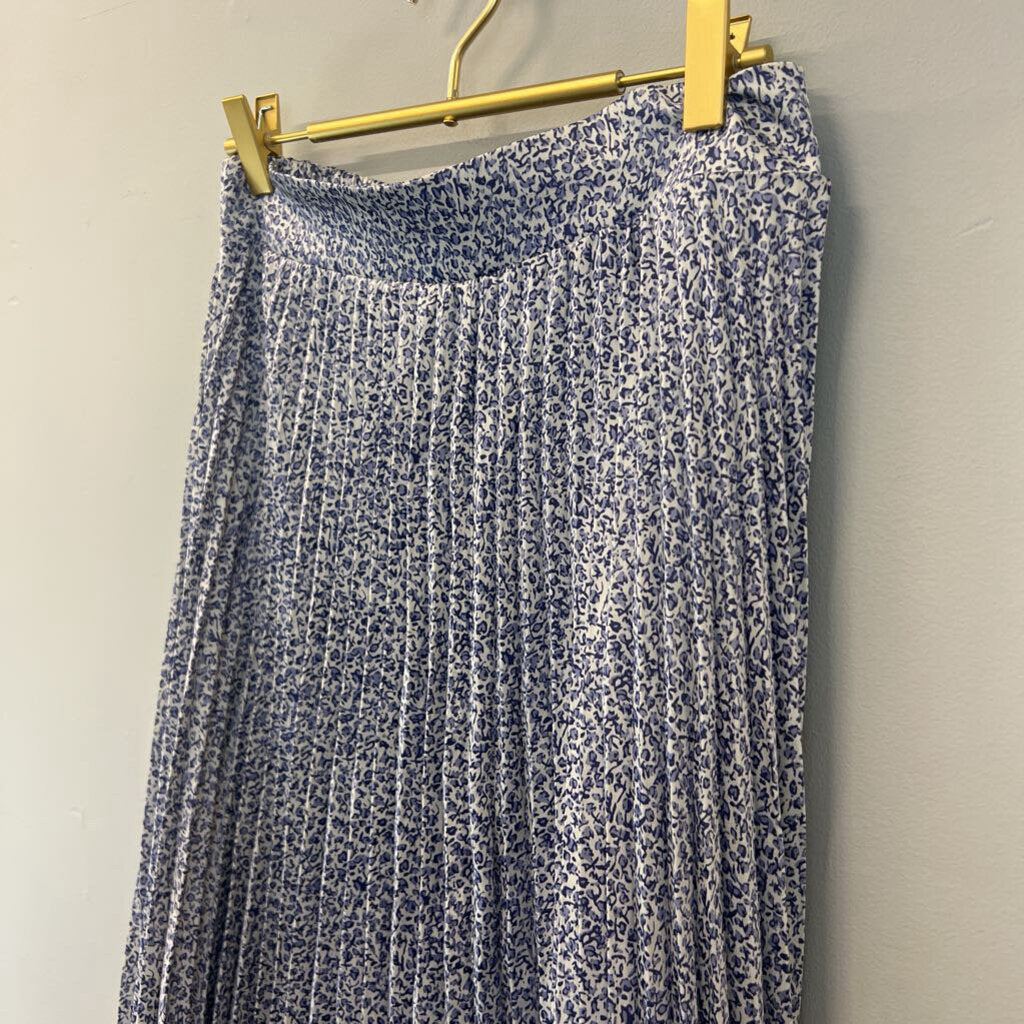 Calirta Blue/ White Flower Print Pleated Midi Skirt Medium