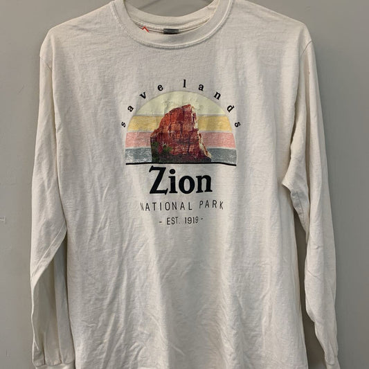 Gildan Zion National Park Long Sleeve Graphic Tee Medium