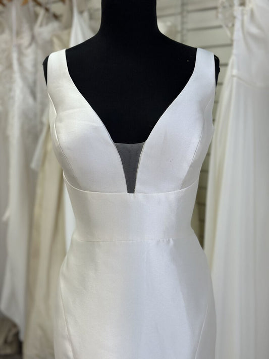 Chrisina Wu Satin Fitted Wedding Dress With Bow 14