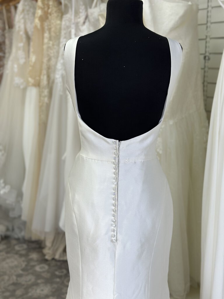 Chrisina Wu Satin Fitted Wedding Dress With Bow 14