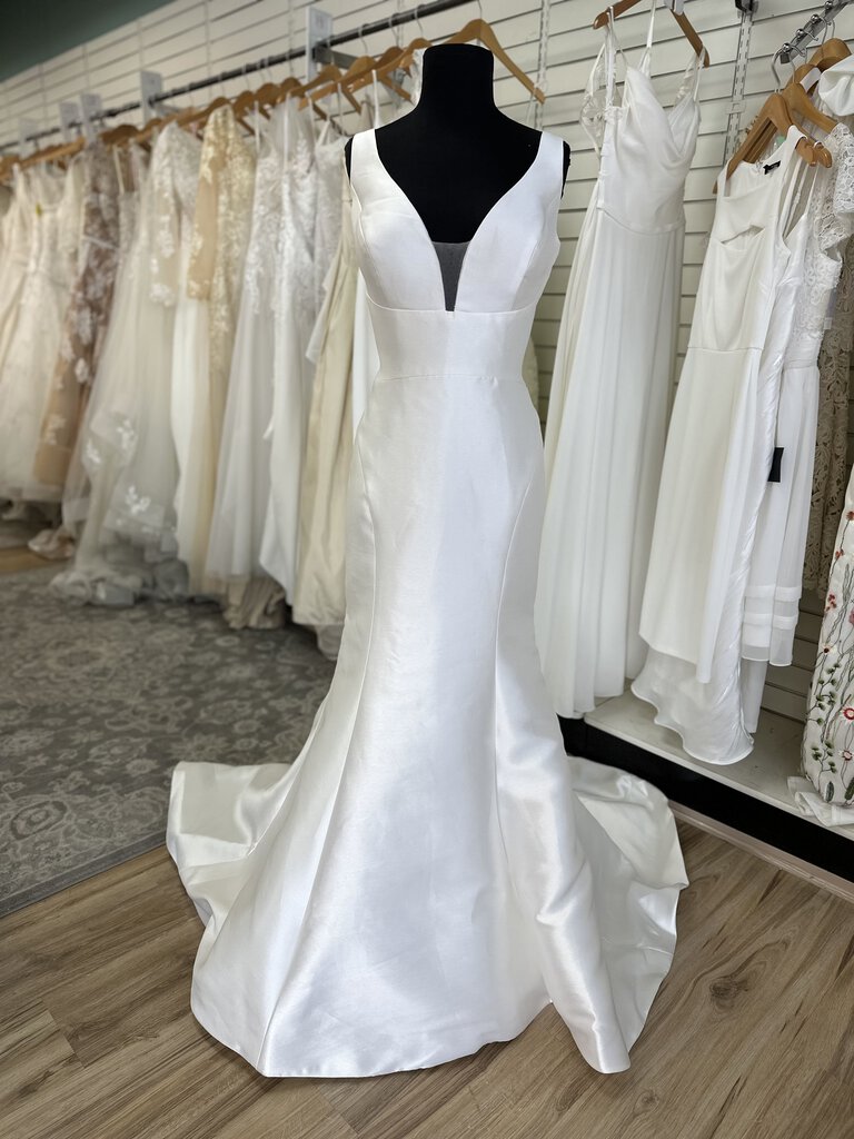 Chrisina Wu Satin Fitted Wedding Dress With Bow 14