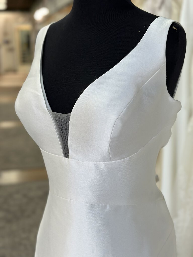 Chrisina Wu Satin Fitted Wedding Dress With Bow 14