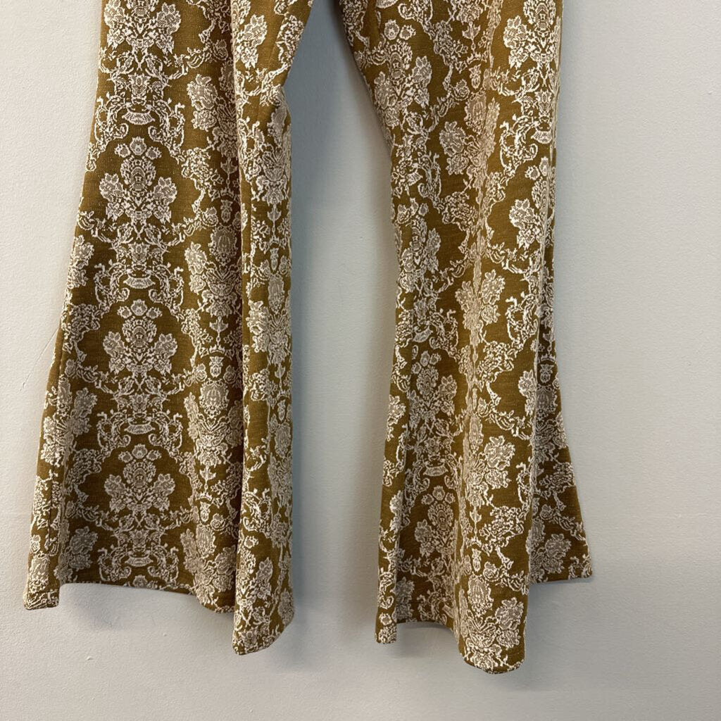 Gold/ White Print Pull On Flare Pants Extra Large