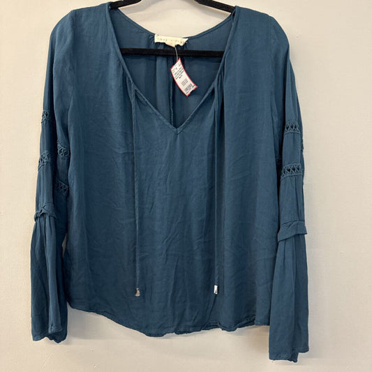 Love Stitch Blue Bell Sleeve Top Medium