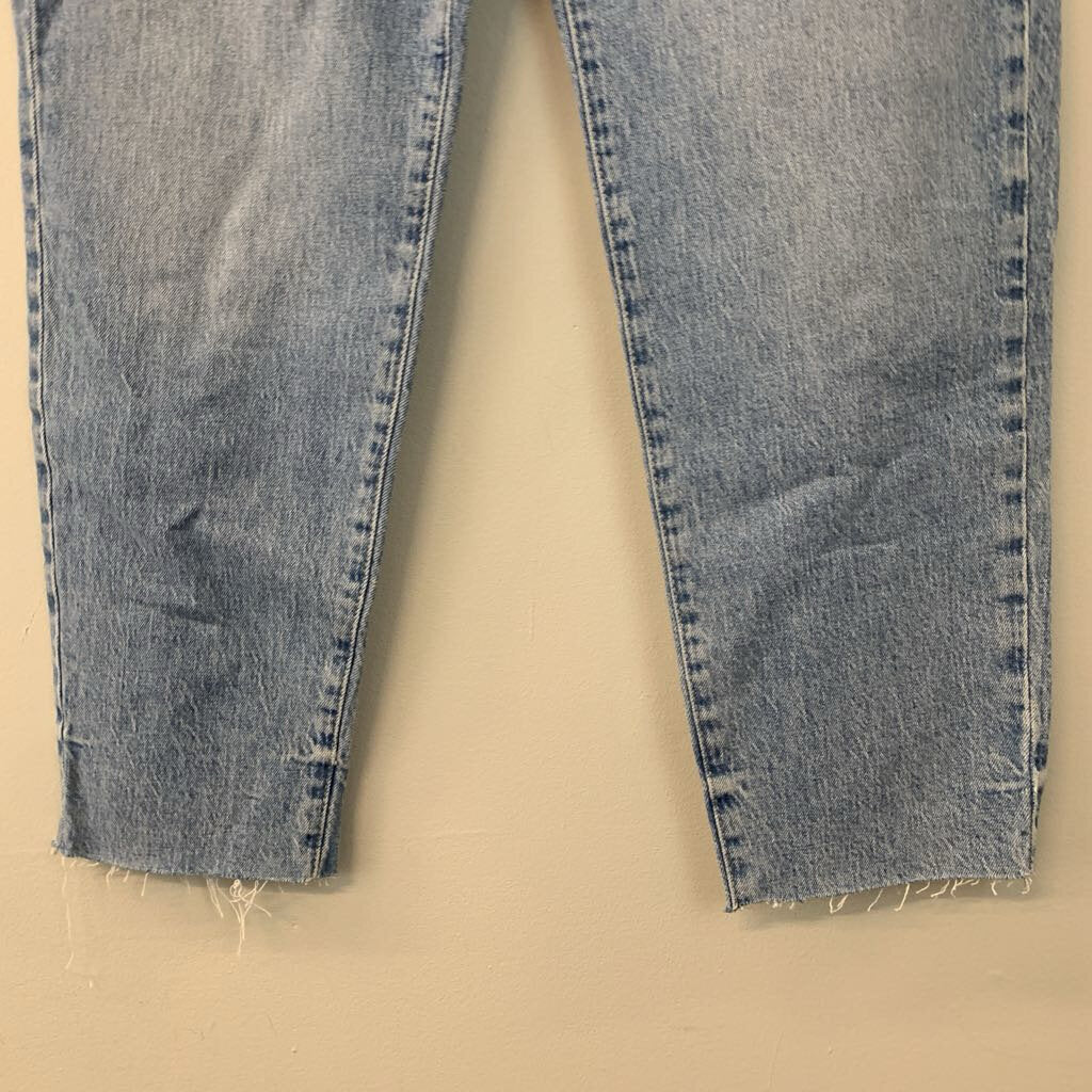 Forever 21 Light Wash Butterfly Pocket Mom Jeans 27