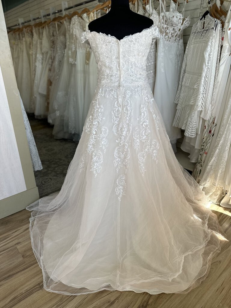 David's Bridal Wedding Dress