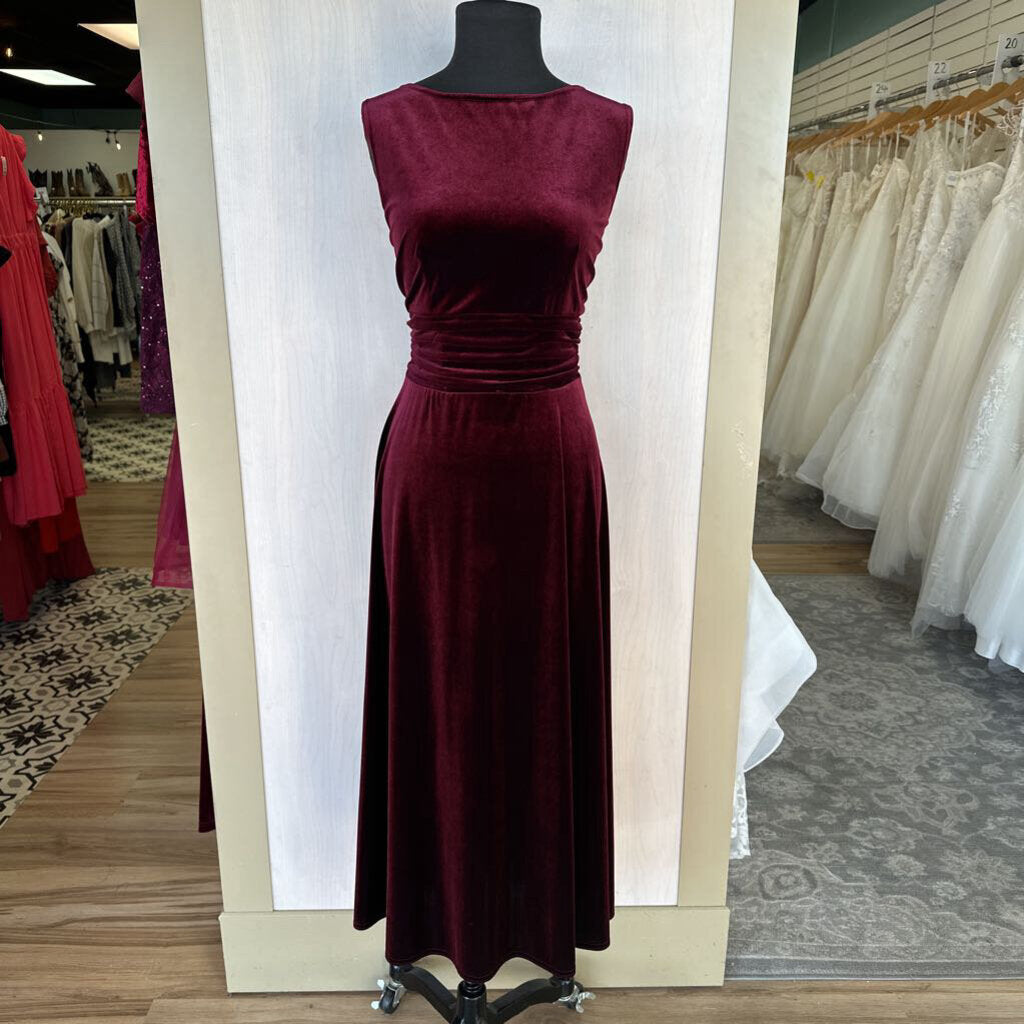 Jessica Howard Burgundy Velvet Sleeveless Long Formal Dress 12