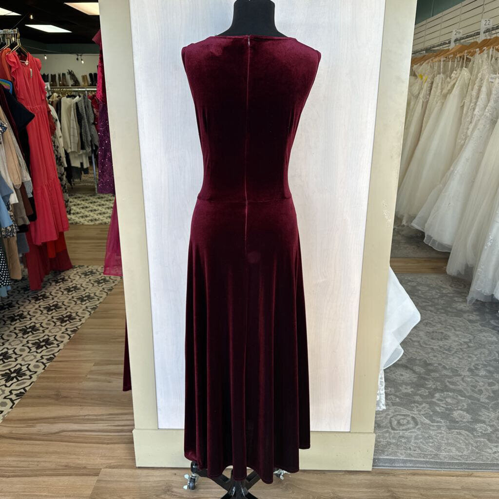 Jessica Howard Burgundy Velvet Sleeveless Long Formal Dress 12