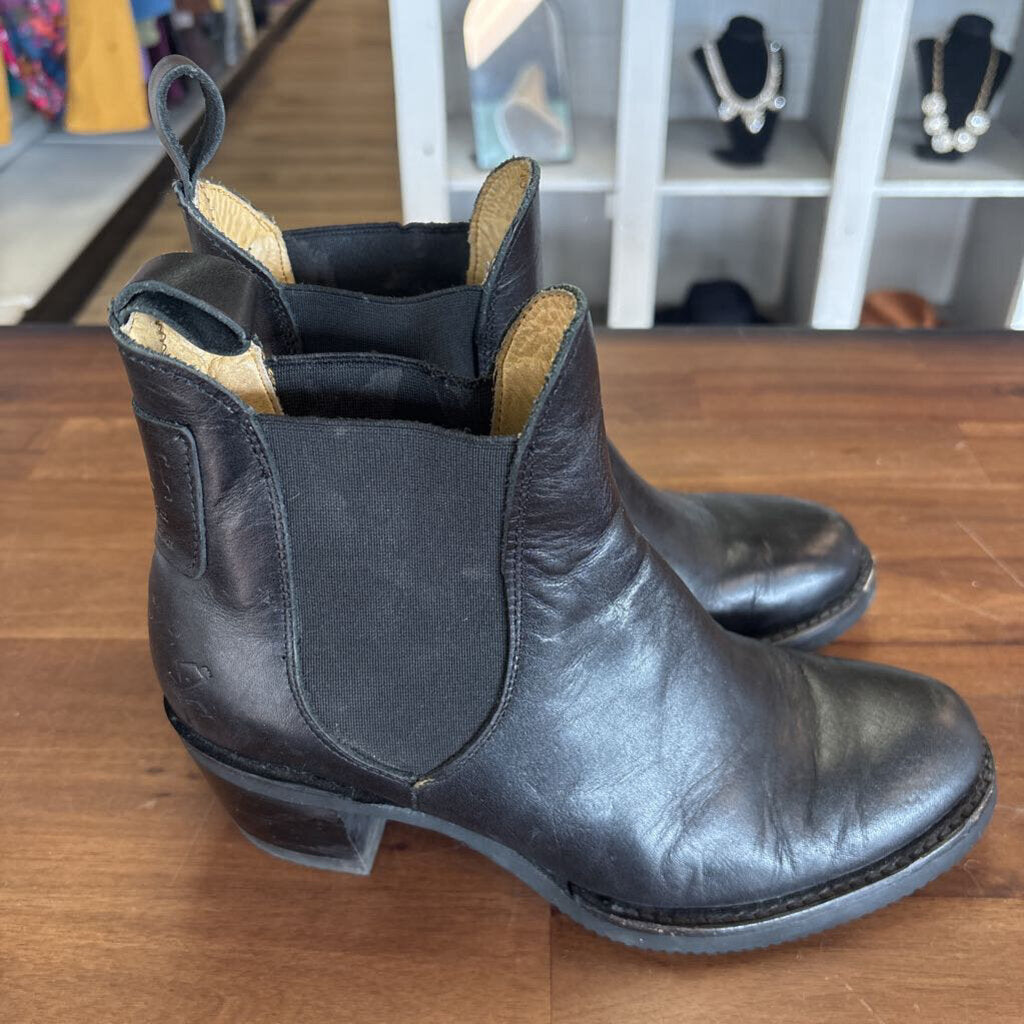 Sols Black Leather Chelsea Boots 7