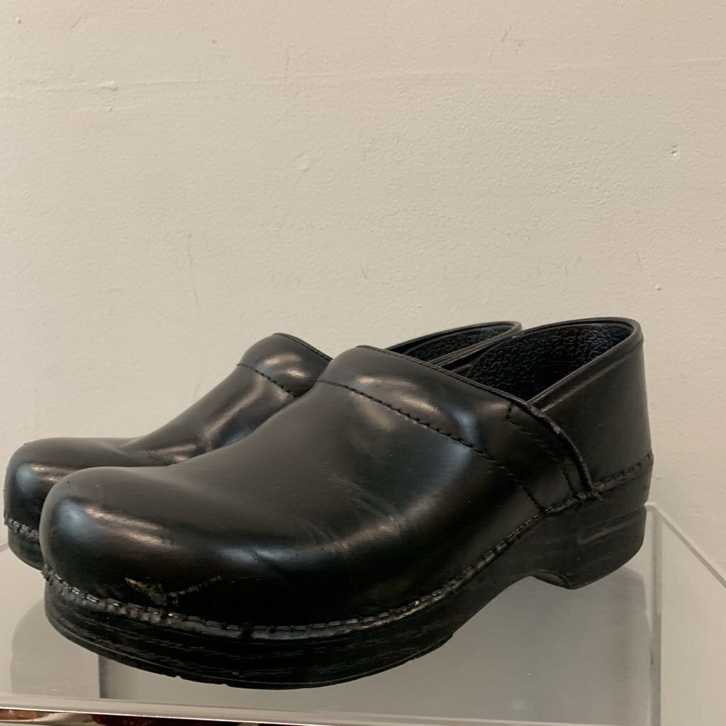 Dansko Black Leather Professional Clogs 40