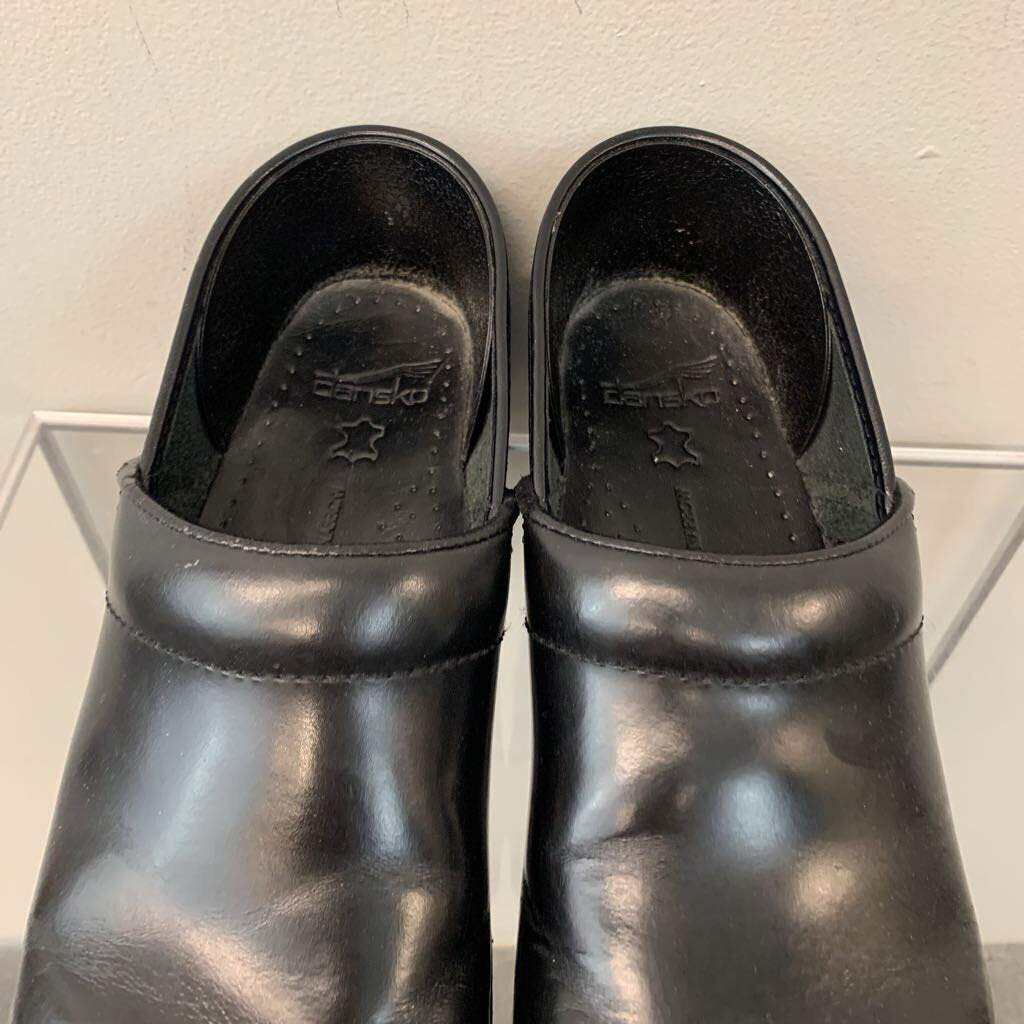 Dansko Black Leather Professional Clogs 40