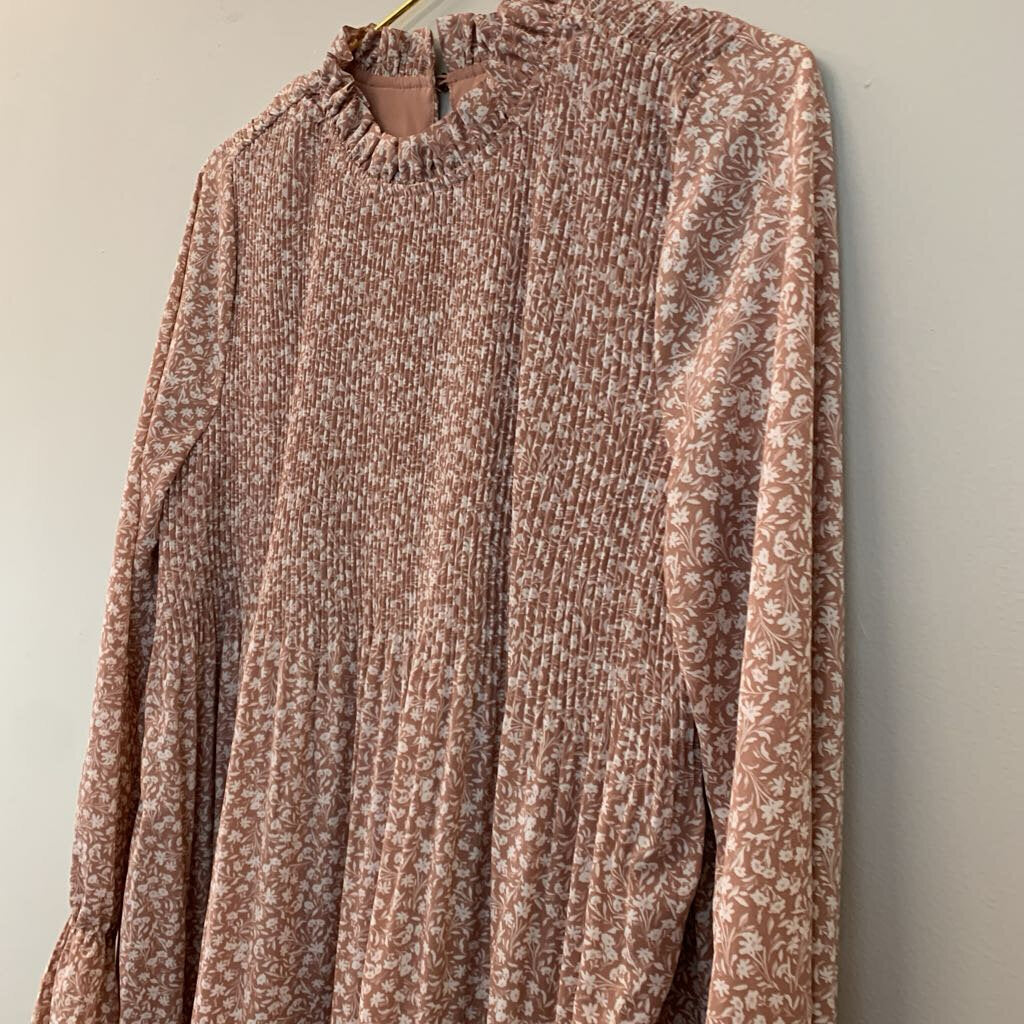 Versona Pink/ White Flower Print Long Sleeve Dress Small