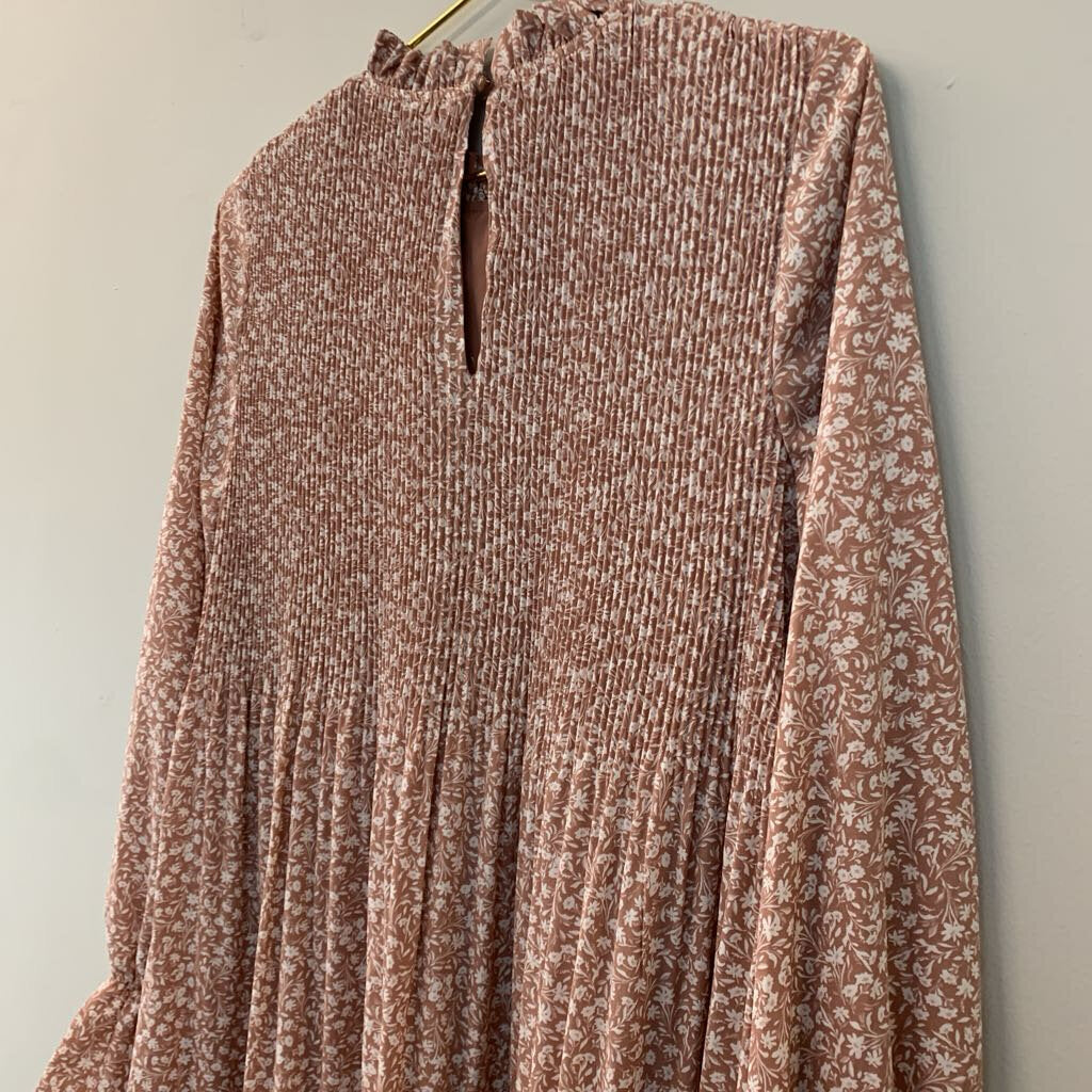 Versona Pink/ White Flower Print Long Sleeve Dress Small