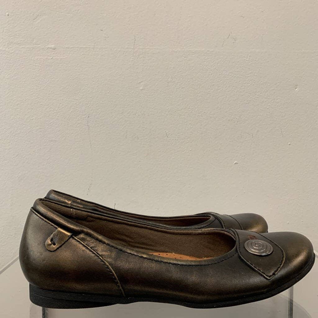 Cobb Hill Brown/ Gold Sheen Round Toe Flats 7