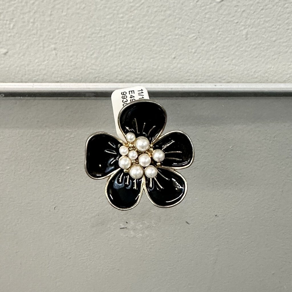 Black/ Pearl Detail Flower Statement Ring