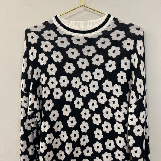 THML Black White Daisy Light Sweater Small