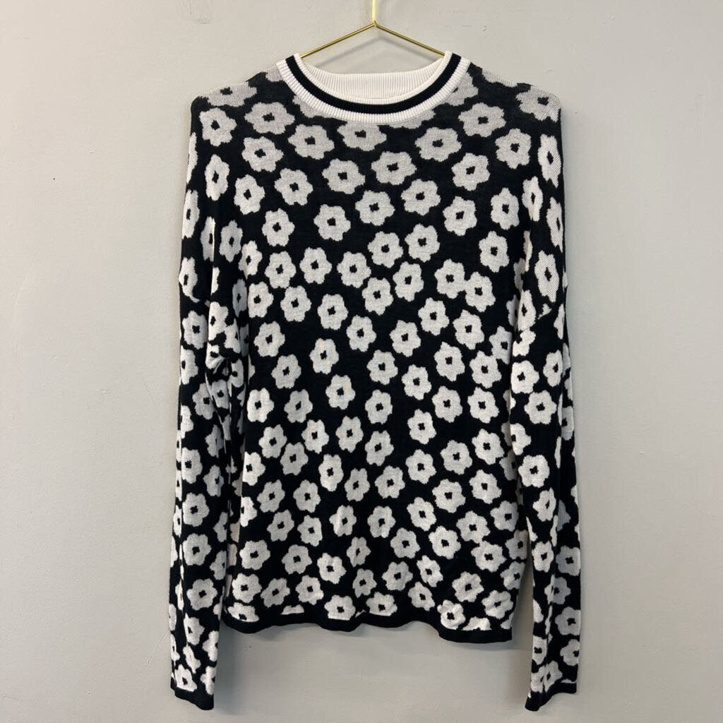 THML Black White Daisy Light Sweater Small