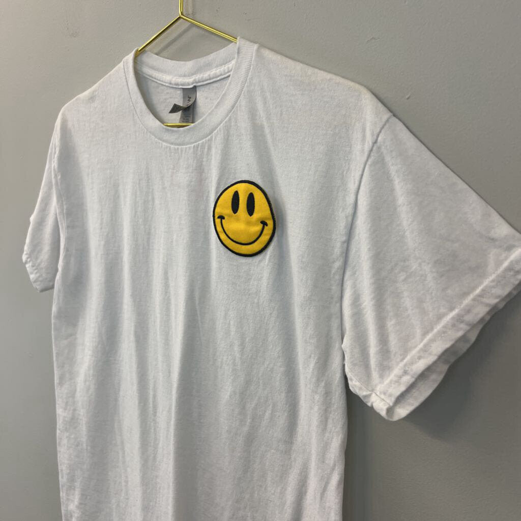 Gildan White/ Yellow Embroidered Smiley Face Short Sleeve Graphic Tee Medium