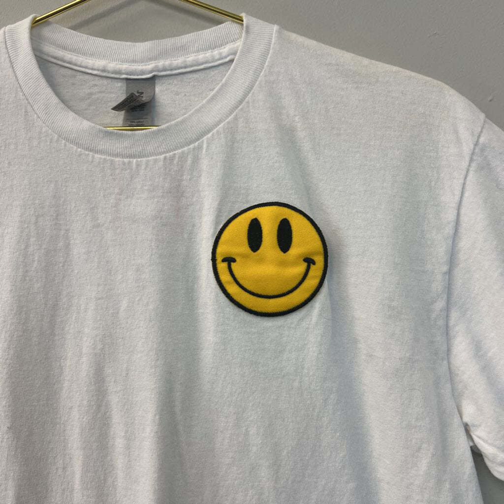 Gildan White/ Yellow Embroidered Smiley Face Short Sleeve Graphic Tee Medium