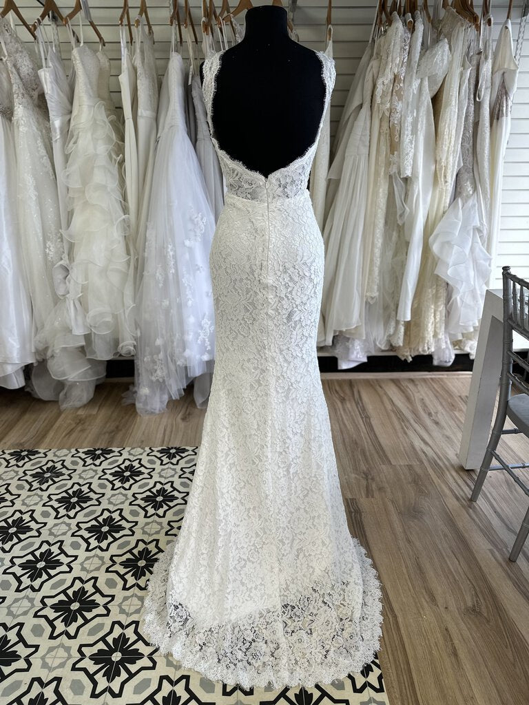 Ivory Lace Sheath V-Neck Bridal Gown 8