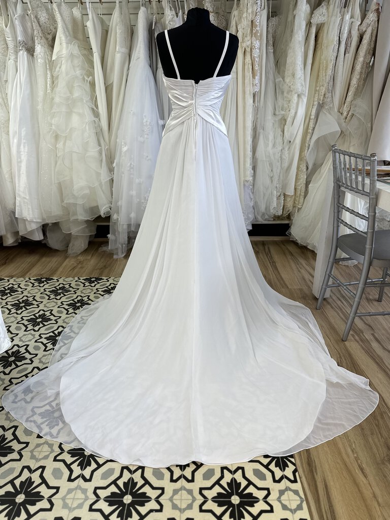 White Chiffon Ruched Gown with Spaghetti Straps 8