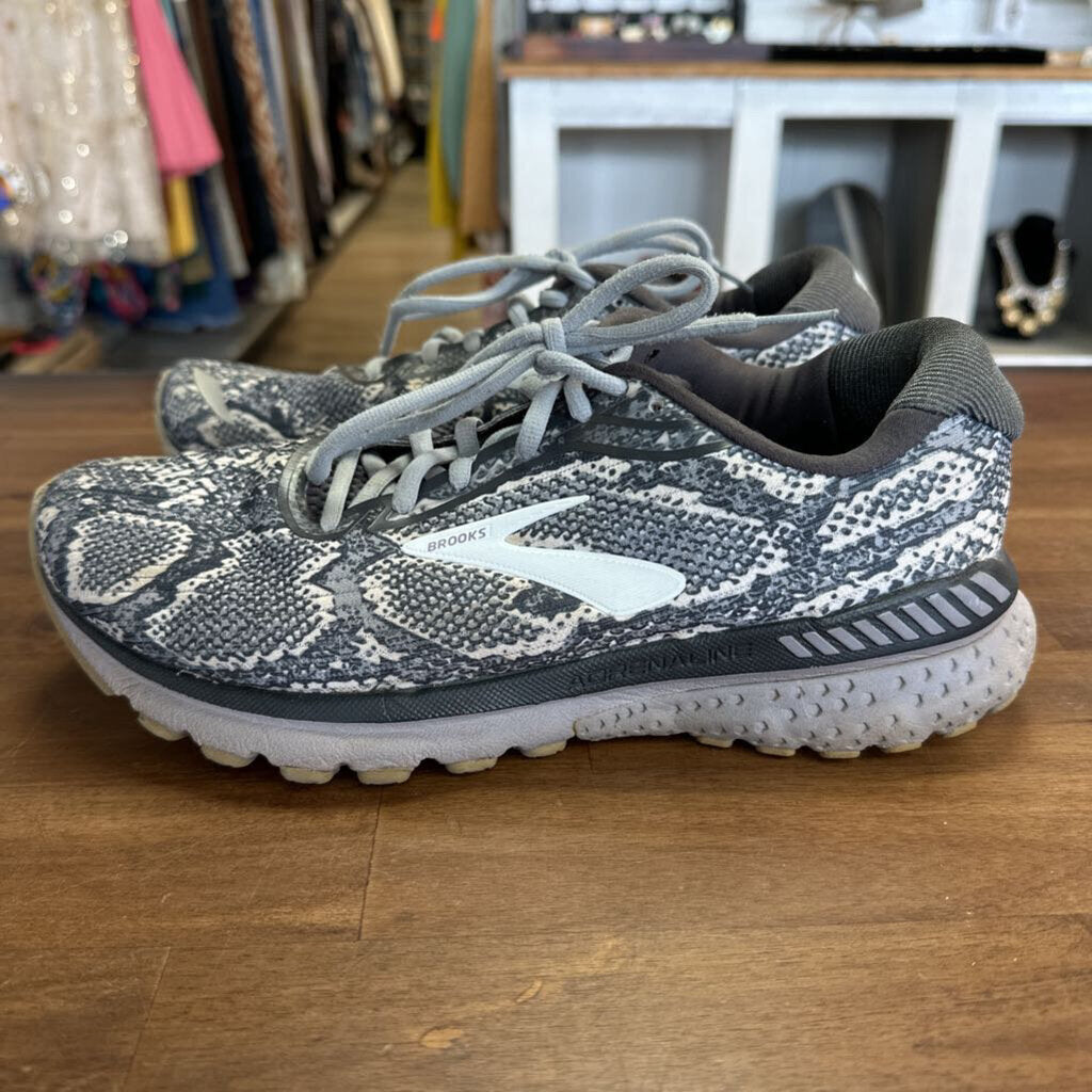 Brooks Grey Snakeskin Print Adrenaline GTS 20 Sneakers 9.5