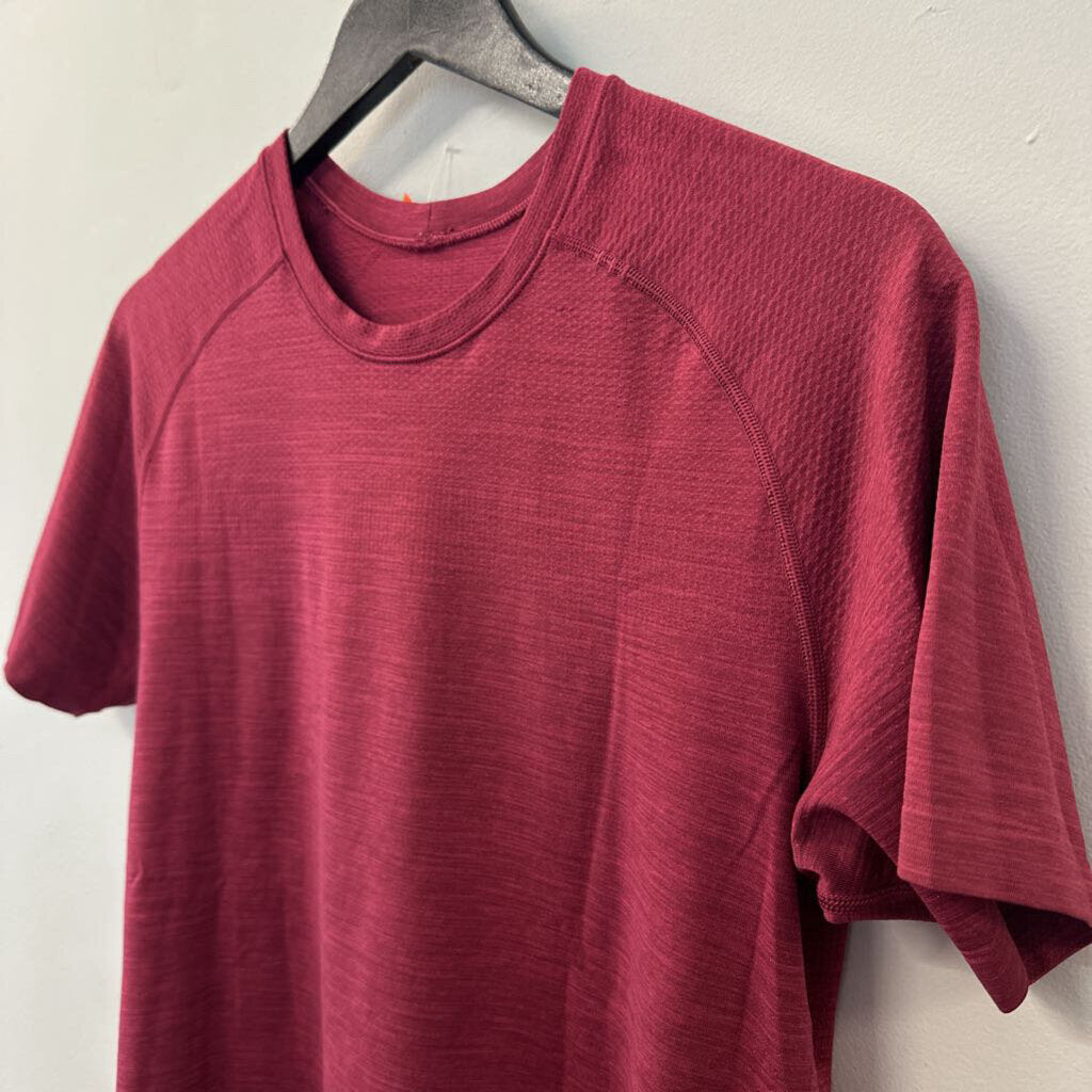 Lululemon Mens Burgundy Red Short Sleeve Athletic Tee Small