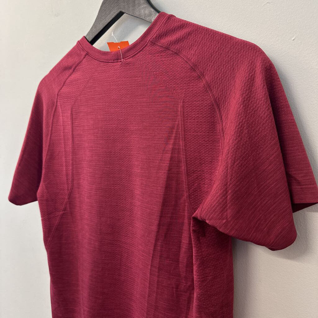 Lululemon Mens Burgundy Red Short Sleeve Athletic Tee Small