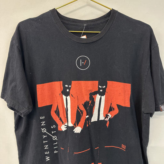 Top Official Black Twenty One Pilots Graphic Tee Medium