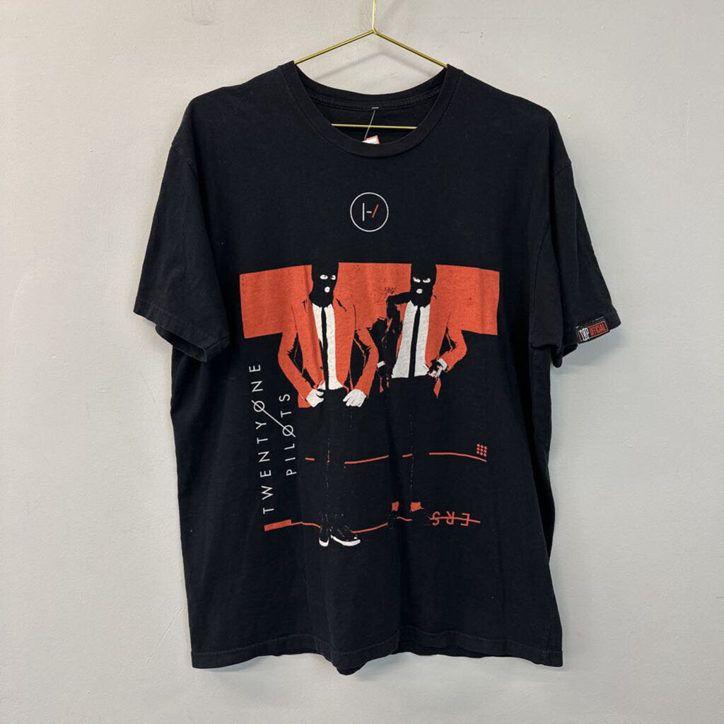 Top Official Black Twenty One Pilots Graphic Tee Medium