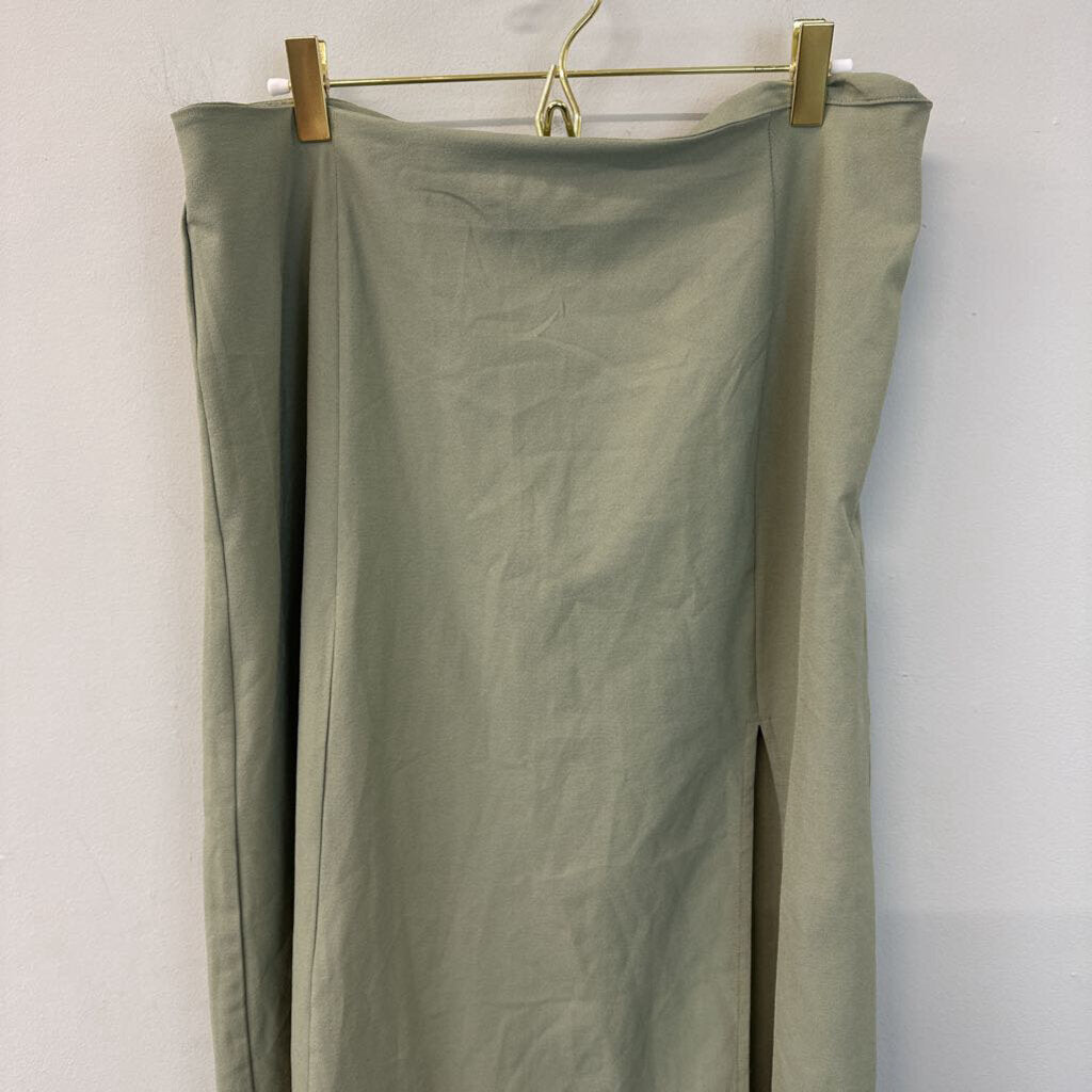 Abercrombie and Fitch Light Green Midi Skirt Large