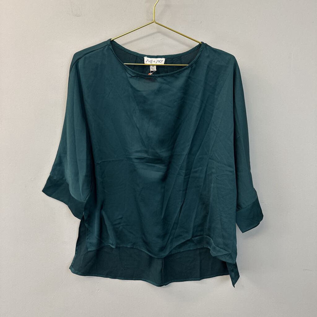 She and Sky Silky Green Slouchy Top Medium