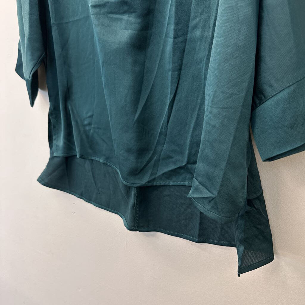 She and Sky Silky Green Slouchy Top Medium