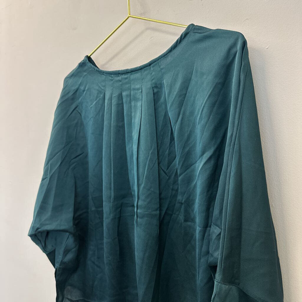 She and Sky Silky Green Slouchy Top Medium