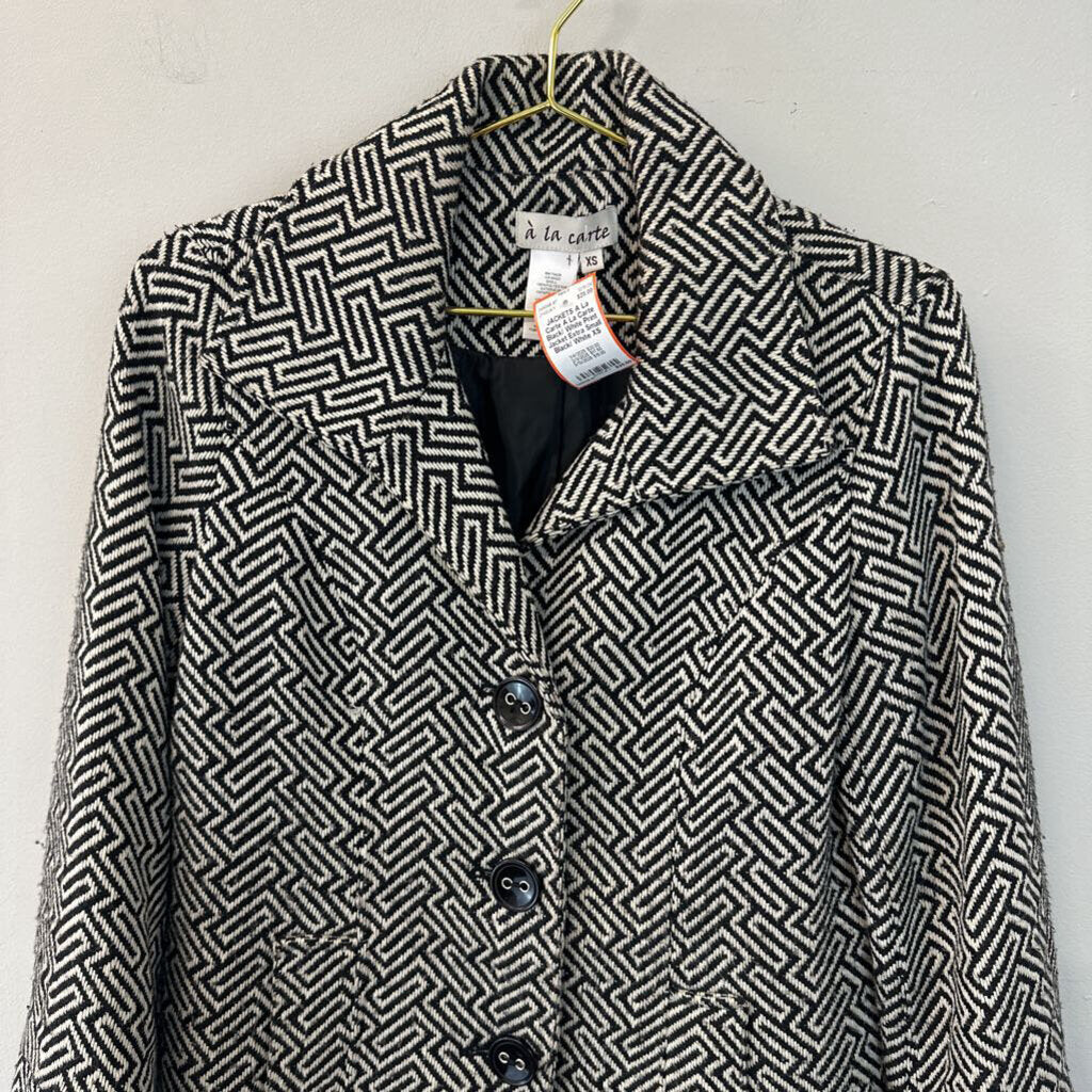 A La Carte Black/ White Print Jacket Extra Small