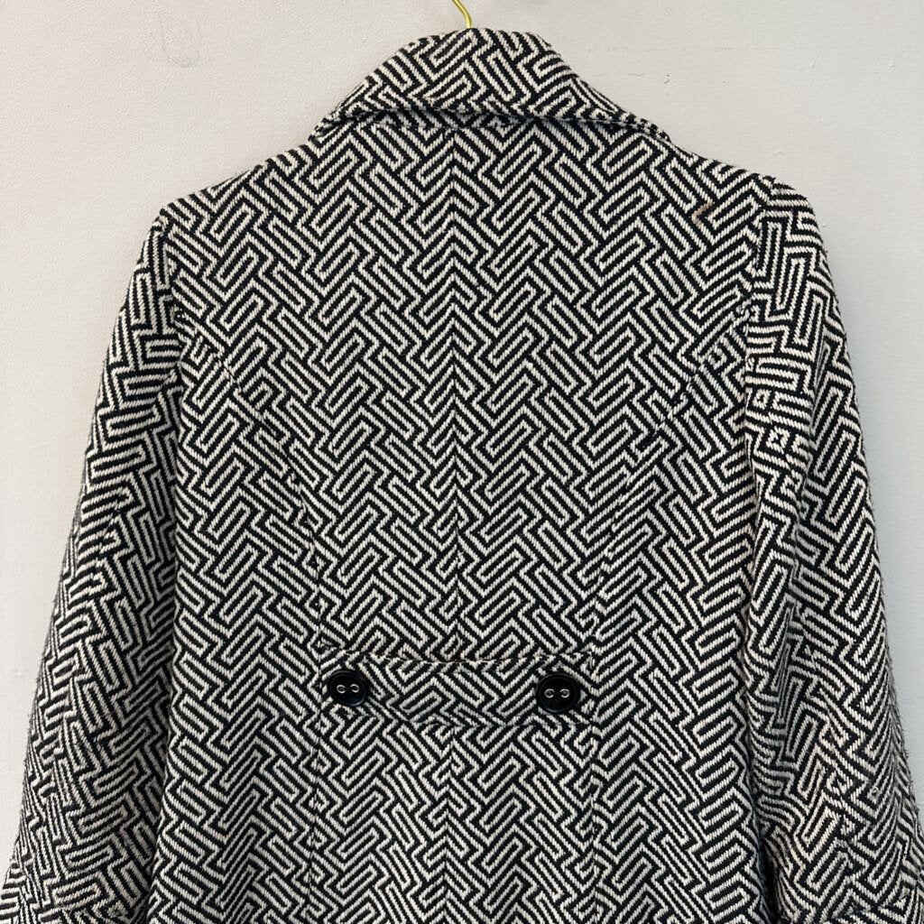 A La Carte Black/ White Print Jacket Extra Small