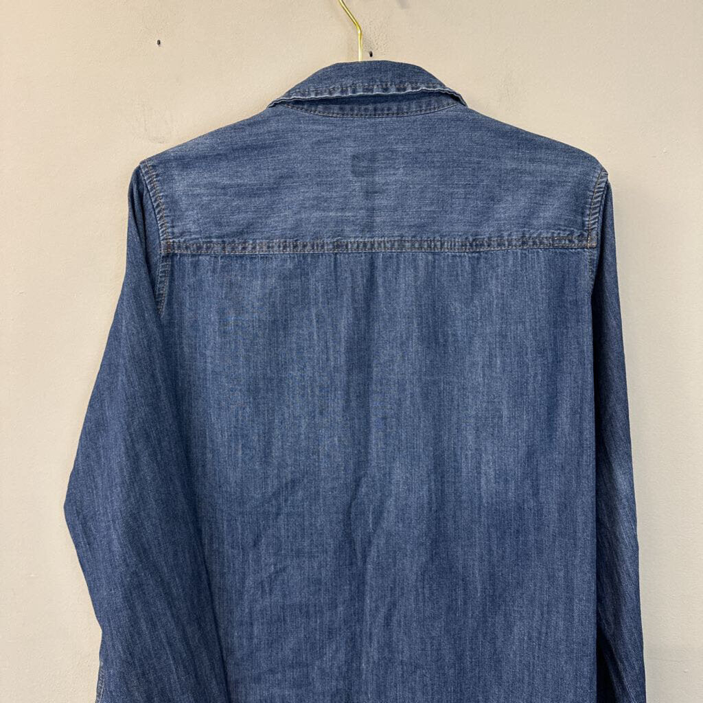 Universal Thread Medium Wash Chambray Button Down Medium