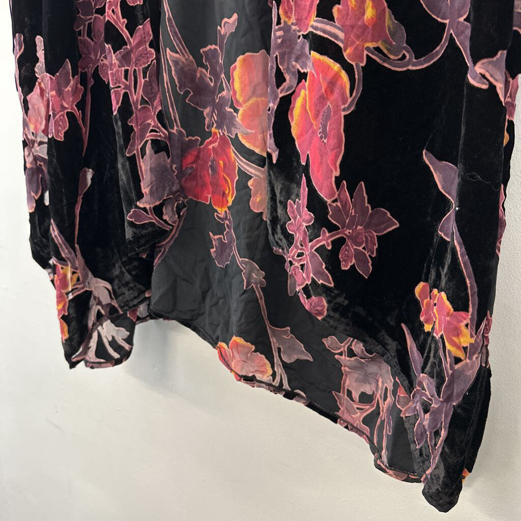 Do Everything In Love Black Velvet Floral Kimono O/S