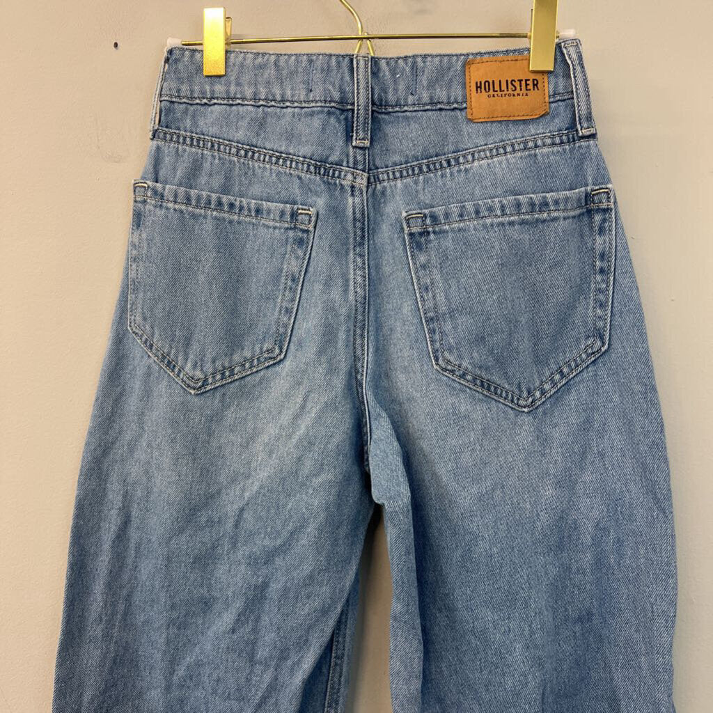 Hollister Light Wash High Rise Barrel Jeans 23