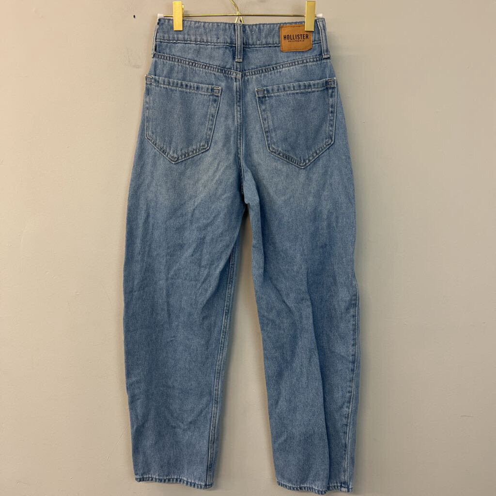 Hollister Light Wash High Rise Barrel Jeans 23