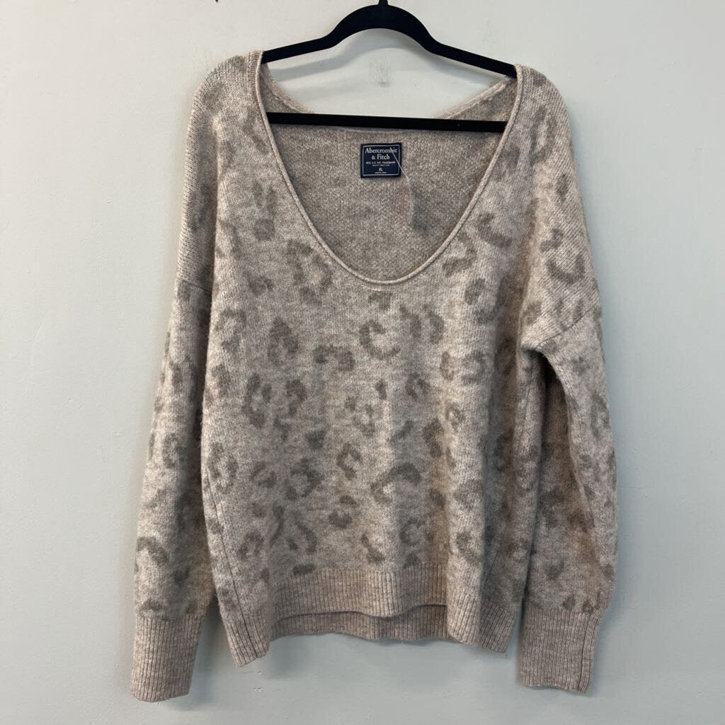 Abercrombie and Fitch Grey Leopard Print Knit Sweater Extra Large