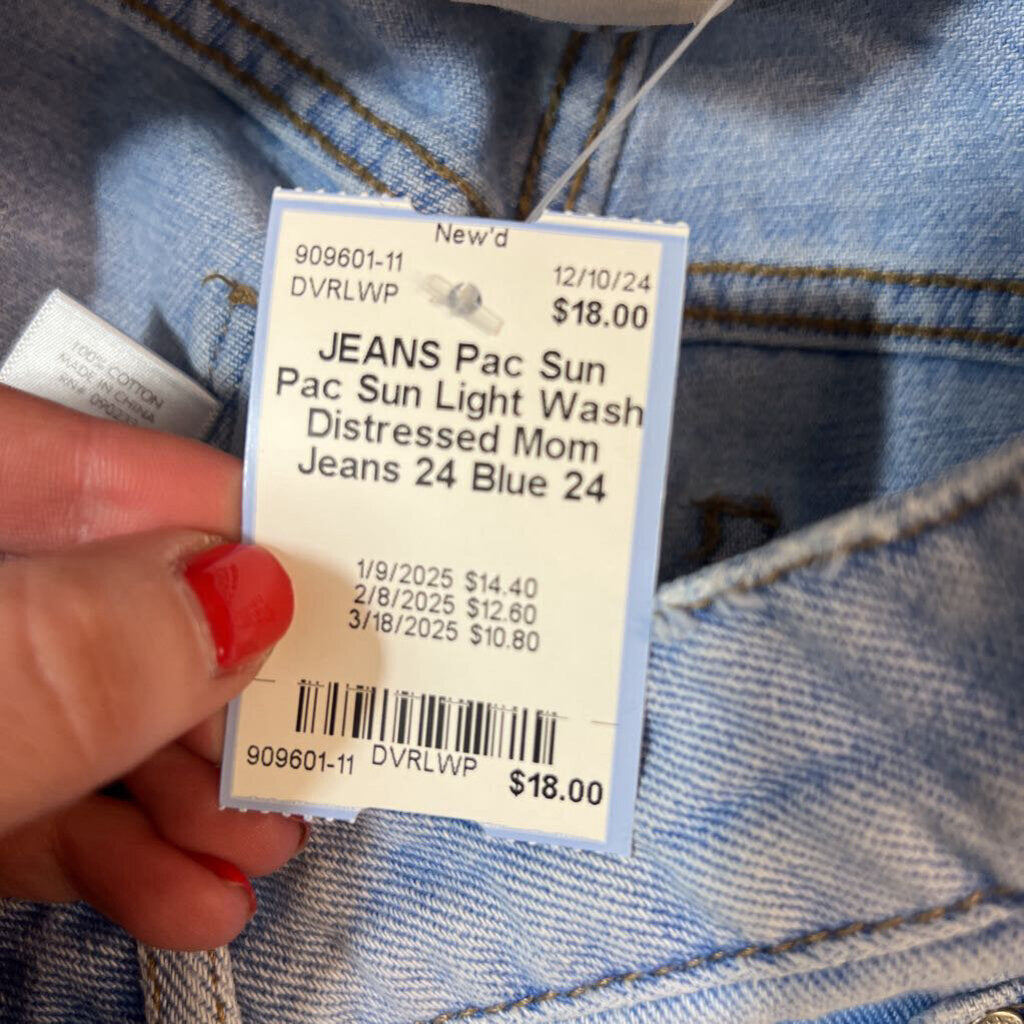 Pac Sun Light Wash Distressed Mom Jeans 24