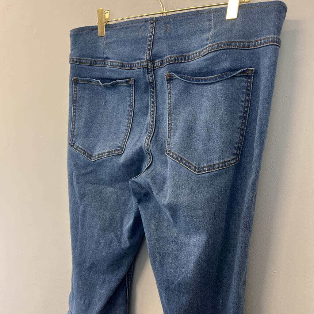 Free People Medium Wash Flare Pull On Jeans 30