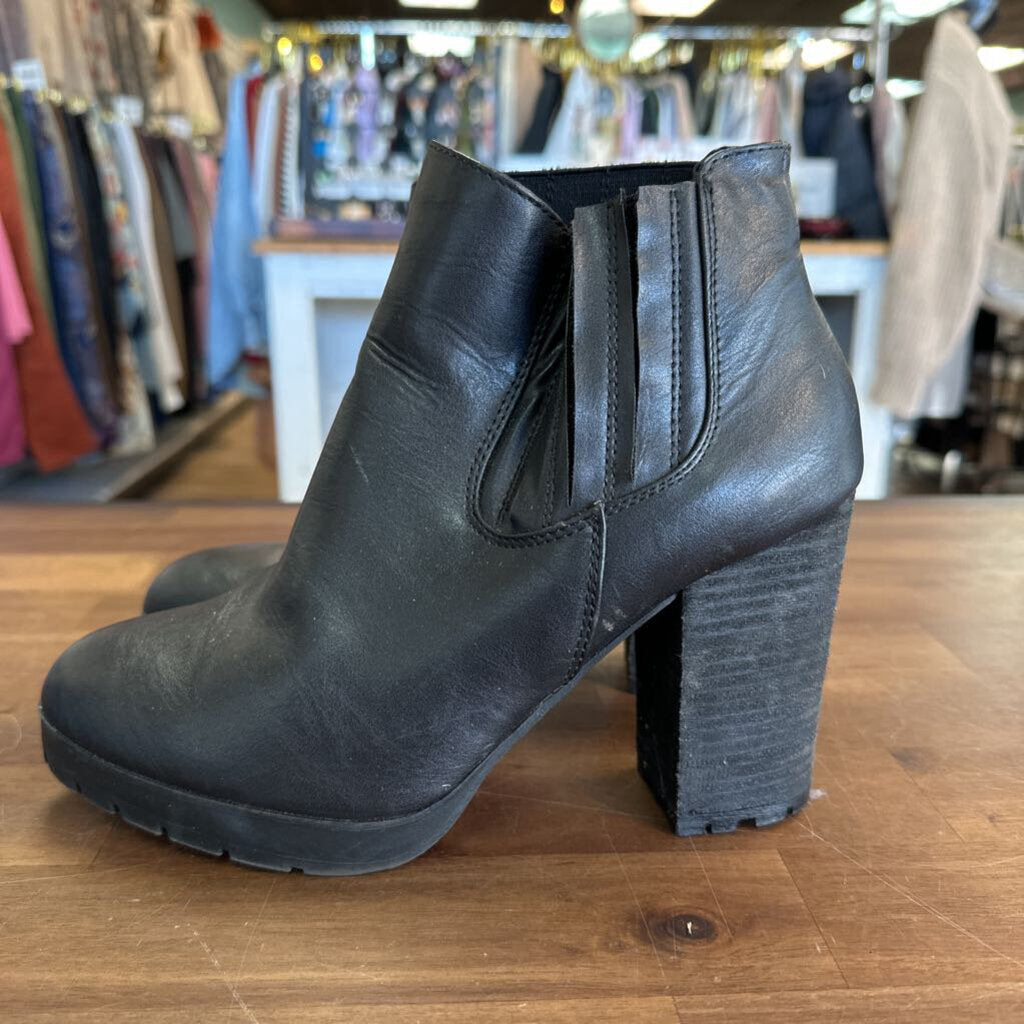 Madden Girl Black Leather Ankle Boots 9