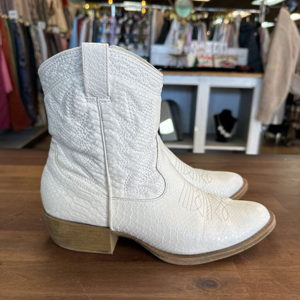 Coconuts by Matisse White Snake Skin Leather Cowboy Boots 8.5