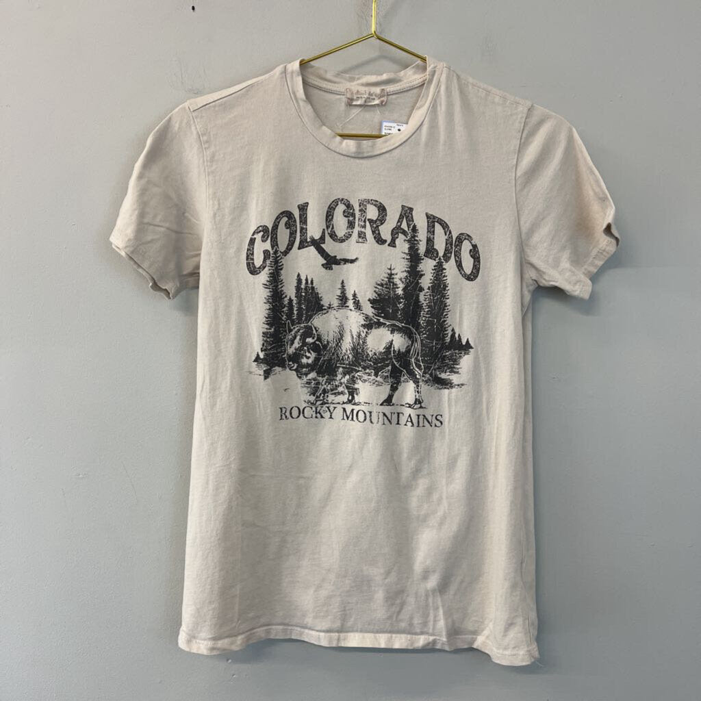 Altar'd State Beige/ Black Colorado Short Sleeve Graphic Tee Small