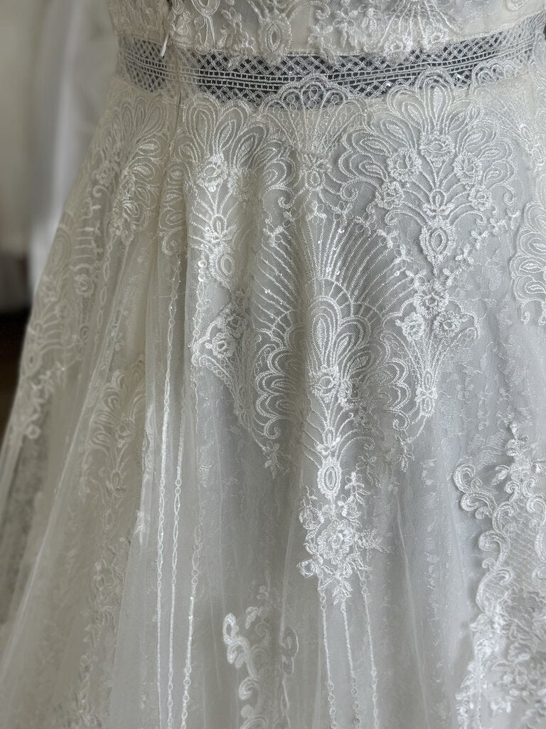 NWT Melissa Sweet Embroidered Illusion Mock Neck Wedding Dress 20W