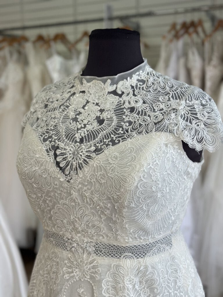 NWT Melissa Sweet Embroidered Illusion Mock Neck Wedding Dress 20W